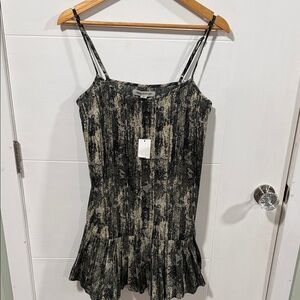 *NWT* Urban Outfitters Women’s Camille Black and Cream Patterned Mini Dress